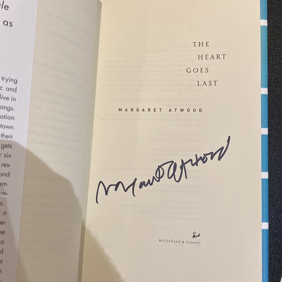 Signed by Margaret Atwood “The Heart Goes Last” copy hardcover - Picture 2 of 4